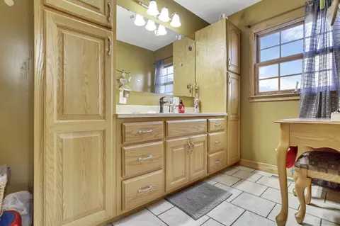 Bath - 10175 N Morrison Rd, Dresden, OH 43821 photo 3 of 5