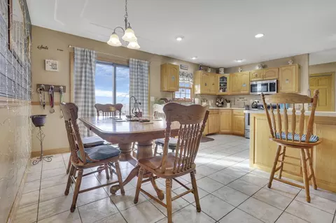 Dining - 10175 N Morrison Rd, Dresden, OH 43821 photo 1 of 3