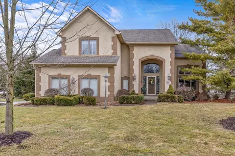1136 Sleeping Meadow Dr, New Albany, OH 43054
