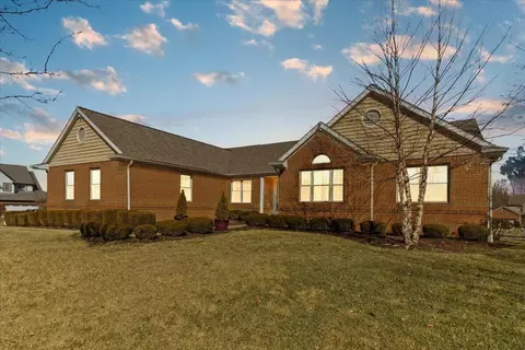 2682 Courtney Pl, Lewis Center, OH 43035