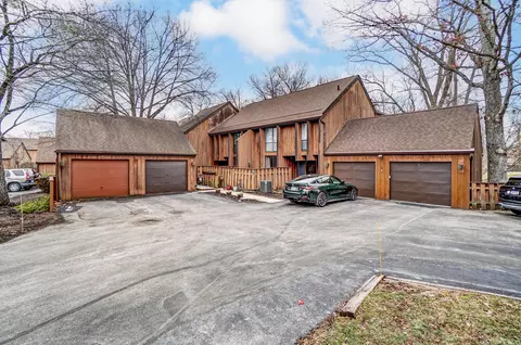 4976 Smoketalk Ln, Westerville, OH 43081