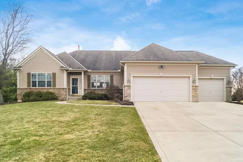 121 Harvest Ridge Ave, Pataskala, OH 43062
