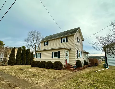 656 Jefferson St, Utica, OH 43080