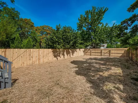 Exterior - 388 E Morrill Ave, Columbus, OH 43207 photo 7 of 9
