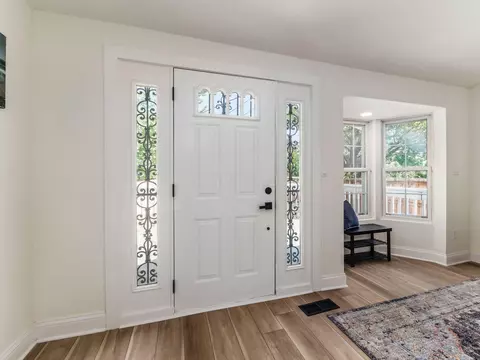 Entry Way - 388 E Morrill Ave, Columbus, OH 43207 photo 1 of 5