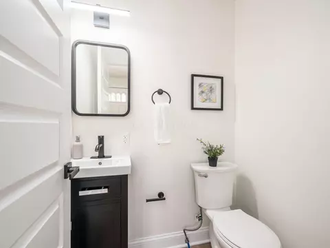 Bath - 388 E Morrill Ave, Columbus, OH 43207 photo 1 of 2