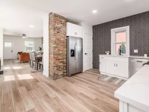 Entry Way - 388 E Morrill Ave, Columbus, OH 43207 photo 2 of 5