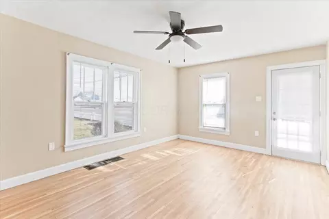 Living - 807 S Pickaway St, Circleville, OH 43113 photo 1 of 2