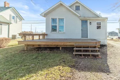 Exterior - 807 S Pickaway St, Circleville, OH 43113 photo 2 of 4