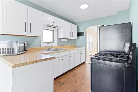 Kitchen - 807 S Pickaway St, Circleville, OH 43113 photo 2 of 2