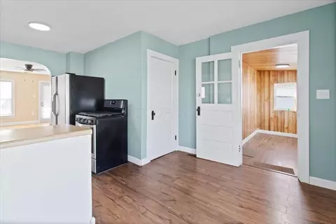 Entry Way - 807 S Pickaway St, Circleville, OH 43113 photo 1 of 1
