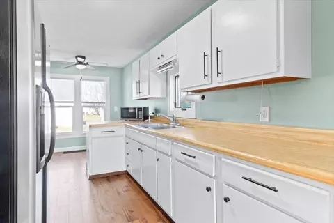 Kitchen - 807 S Pickaway St, Circleville, OH 43113 photo 1 of 2