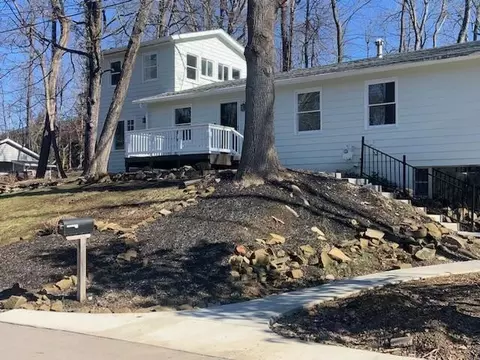 5 Sunset Hl, Granville, OH 43023