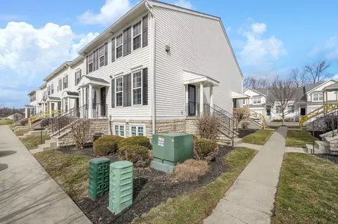 8216 Sugar Magnolia Dr, Blacklick, OH 43004