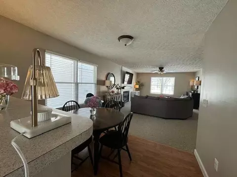 Dining - 210 Bartlett St, Delaware, OH 43015 photo 2 of 2
