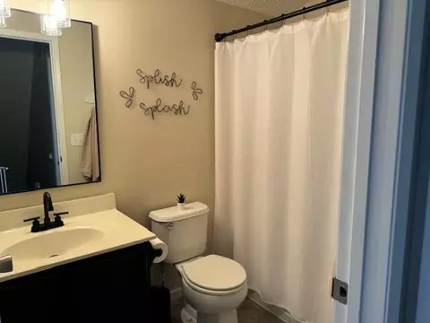 Bath - 210 Bartlett St, Delaware, OH 43015 photo 1 of 3