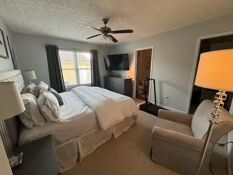 Bedroom - 210 Bartlett St, Delaware, OH 43015 photo 4 of 5