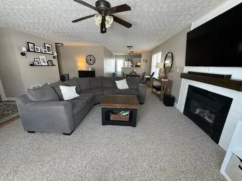Living - 210 Bartlett St, Delaware, OH 43015 photo 1 of 3