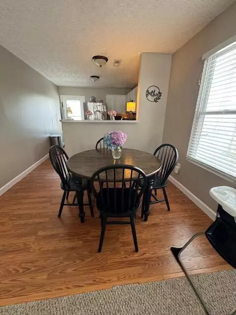 Dining - 210 Bartlett St, Delaware, OH 43015 photo 1 of 2