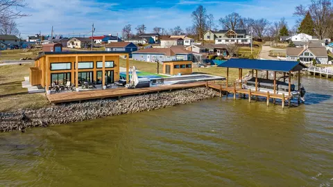 703 Zanesville Ave, Thornville, OH 43076