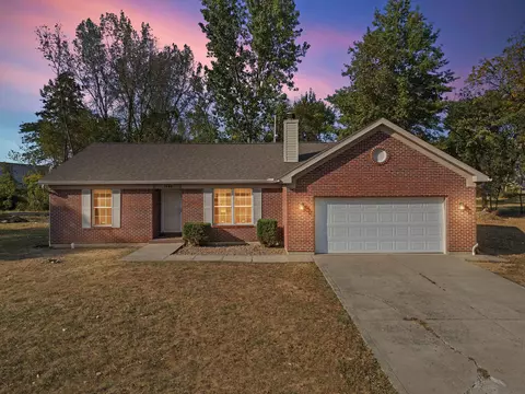 3660 1st Ave, Urbancrest, OH 43123