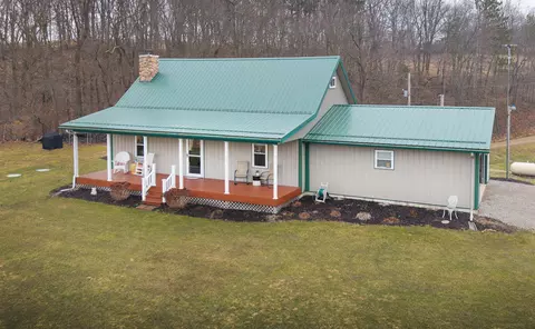 8001 Flack Rd, Howard, OH 43028