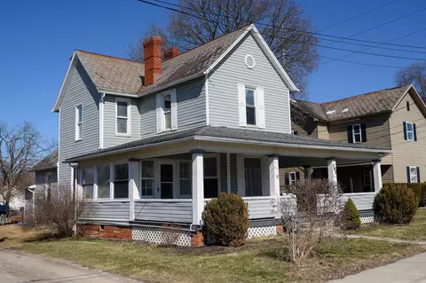 107 E Columbus St, Pleasantville, OH 43148