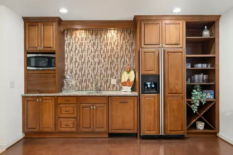 Kitchen - 8367 Dolman Dr, Powell, OH 43065 photo 5 of 6