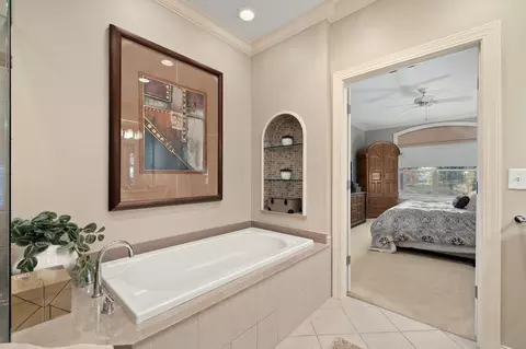 Bath - 8367 Dolman Dr, Powell, OH 43065 photo 4 of 11