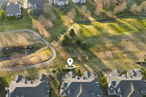 View/Area - 8367 Dolman Dr, Powell, OH 43065 photo 5 of 9