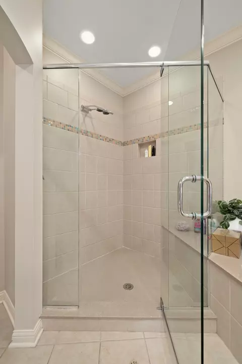 Bath - 8367 Dolman Dr, Powell, OH 43065 photo 6 of 11
