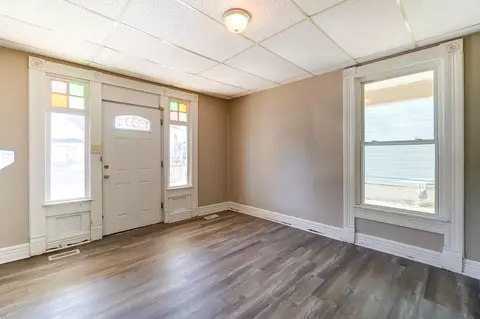Living - 380 Stanton Ave, Springfield, OH 45503 photo 3 of 12