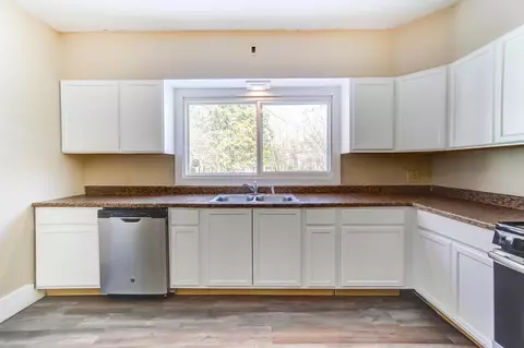Kitchen - 380 Stanton Ave, Springfield, OH 45503 photo 2 of 3