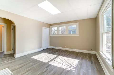 Living - 380 Stanton Ave, Springfield, OH 45503 photo 10 of 12