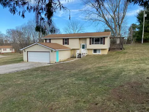 12850 Ridgeview Dr, New Concord, OH 43762