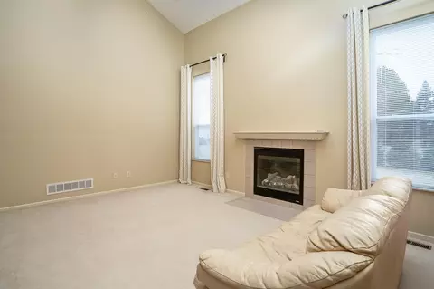 Living - 8041 Townsend Rd, Dublin, OH 43016 photo 5 of 7