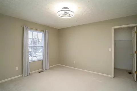 Bedroom - 8041 Townsend Rd, Dublin, OH 43016 photo 7 of 11