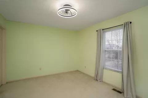Bedroom - 8041 Townsend Rd, Dublin, OH 43016 photo 9 of 11