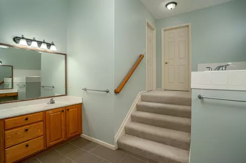 Bath - 8041 Townsend Rd, Dublin, OH 43016 photo 2 of 4