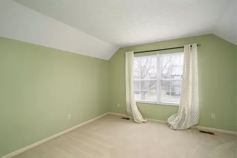 Bedroom - 8041 Townsend Rd, Dublin, OH 43016 photo 5 of 11