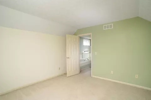 Bedroom - 8041 Townsend Rd, Dublin, OH 43016 photo 6 of 11