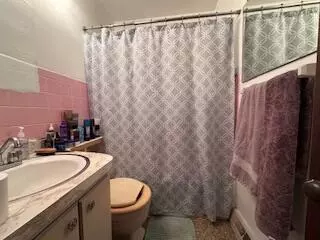 Bath - 308 Buxton Ave, Springfield, OH 45505 photo 1 of 2