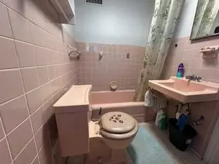 Bath - 308 Buxton Ave, Springfield, OH 45505 photo 2 of 2