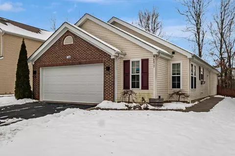 6877 Riding Trail Dr, Canal Winchester, OH 43110