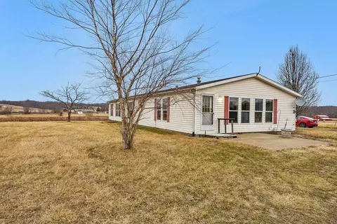 3750 Church Hill Rd, Zanesville, OH 43701