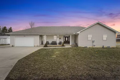 330 Station St E, Ashville, OH 43103