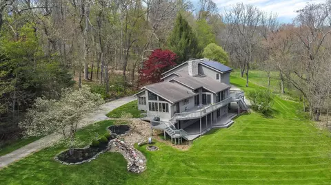 305 E Woodside Dr, Gambier, OH 43022