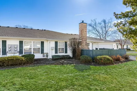 2400 Warm Springs Dr, Hilliard, OH 43026
