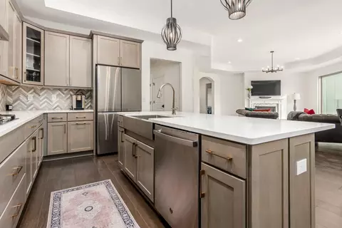 Kitchen - 3263 Scioto Ridge Rd, Dublin, OH 43017 photo 3 of 5