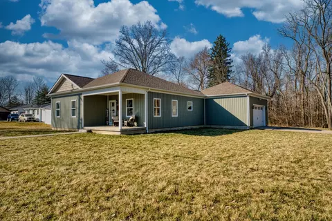 43 Cranberry Ln, Buckeye Lake, OH 43008